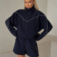 Damen sportlicher Zweiteiler mit cropped Jacke und Shorts WW