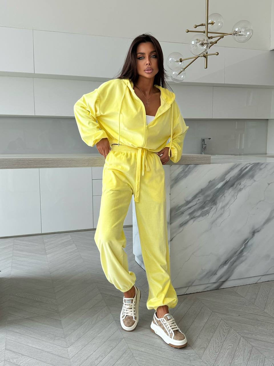 Damen bequemer Fleece-Jogginganzug mit modischem Schnitt und elastischem Bund WW