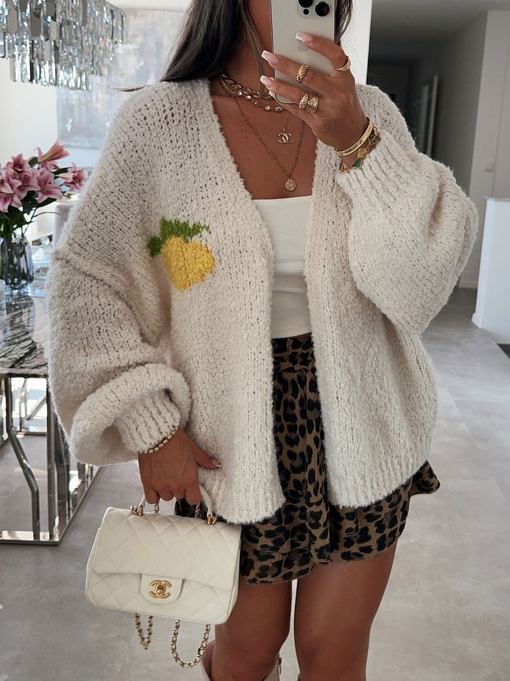 Damen Strickjacke mit fröhlichem Ananas-Motiv und oversized Schnitt WW