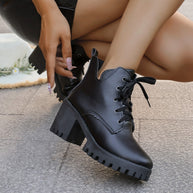 Damen Schnürstiefeletten mit robustem Blockabsatz und rutschfester Sohle WW