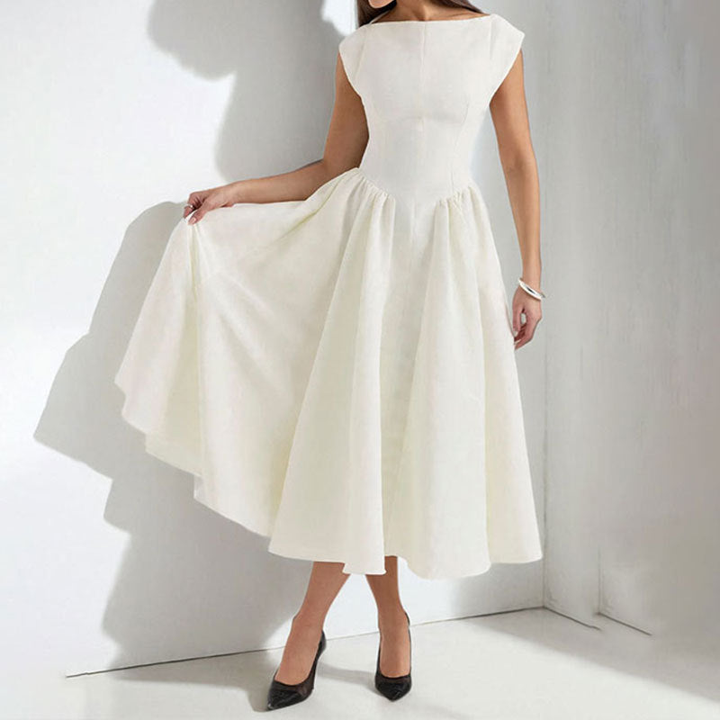 Damen Abendkleid mit elegantem Schnitt und schwingendem Rock WW