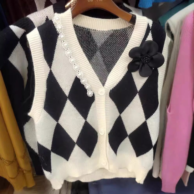 Damen Strickweste mit modernem Rautenmuster und eleganter Knopfdetail WW