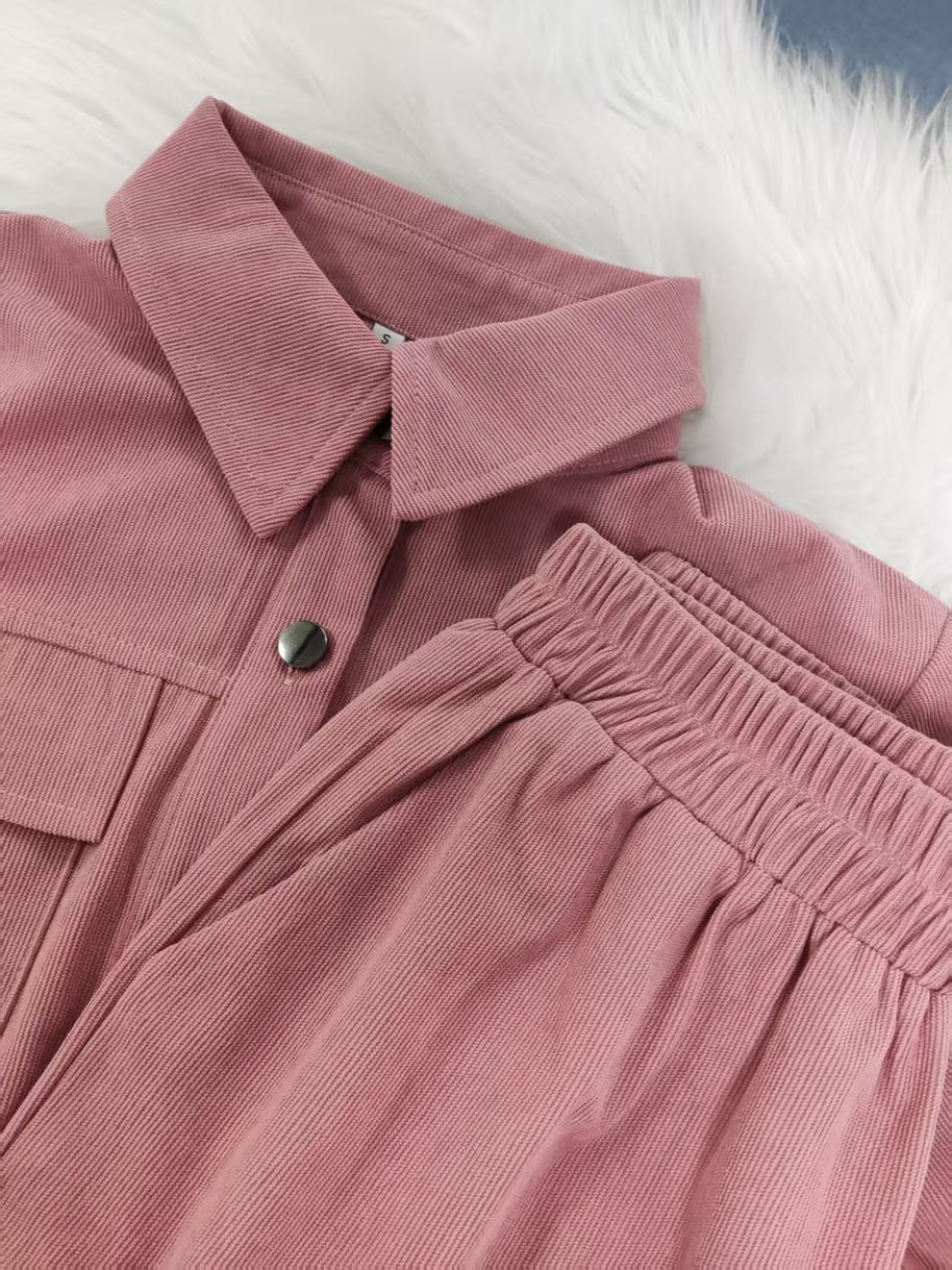 Damen Cord-Hosenanzug mit klassischem Kragen und elastischem Bund WW