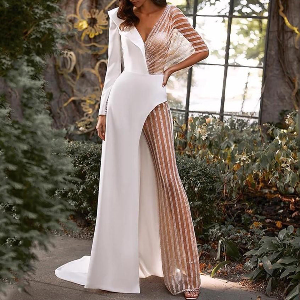 Playsuit mit Spitze, V-Ausschnitt und einfarbigem Design