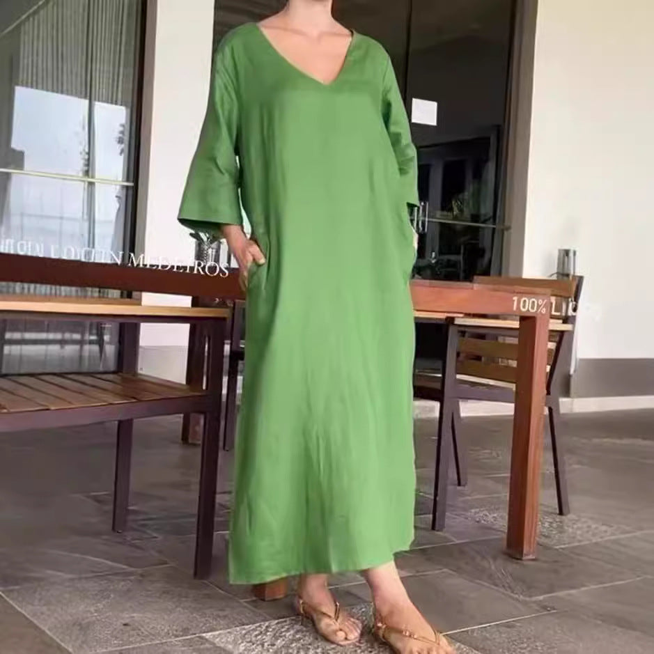 Damen Langes Leinenkleid mit tiefem V-Ausschnitt und seitlichen Taschen WW