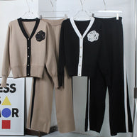 Damen Strick-Loungewear-Set mit eleganter Knopfleiste und modischen Details WW