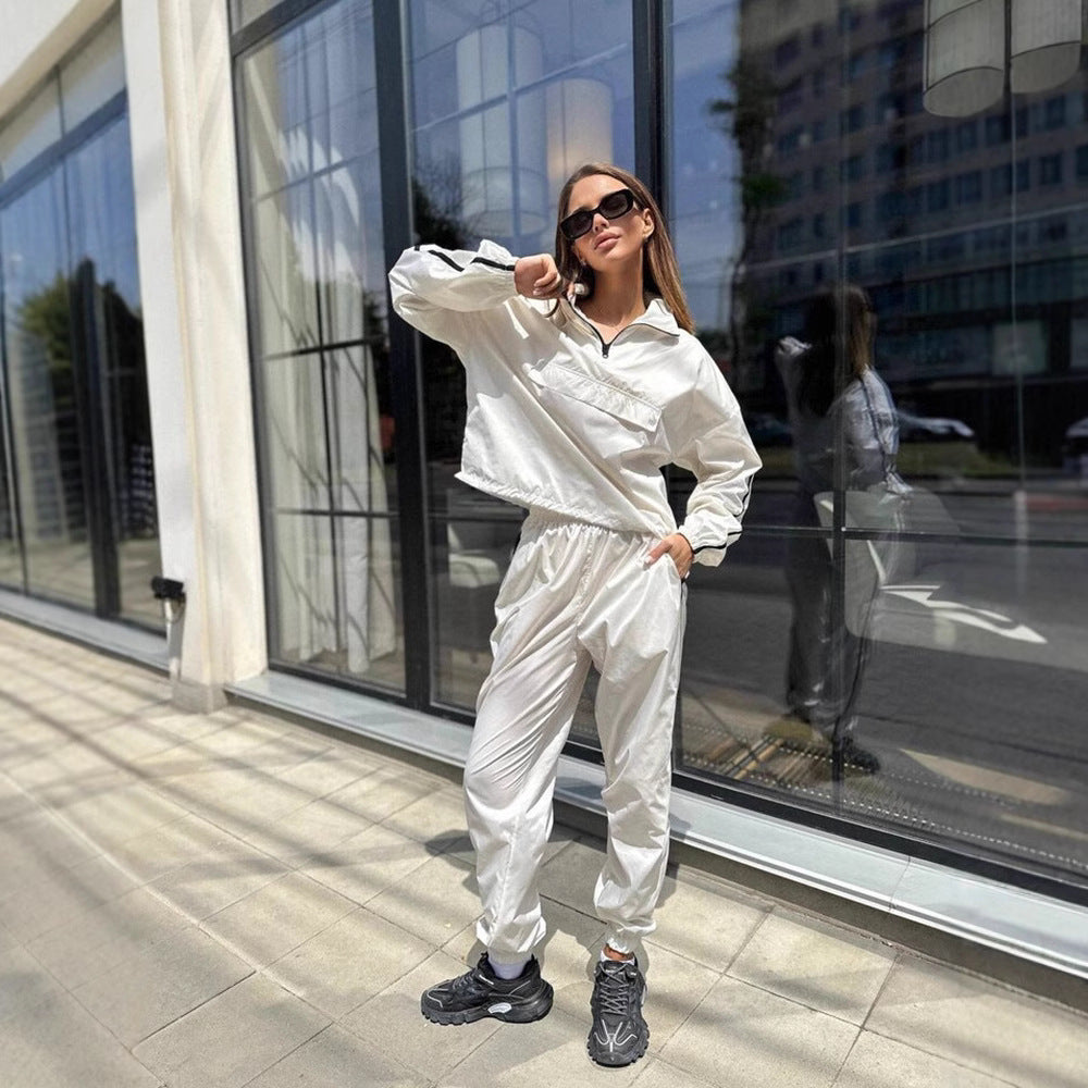 Damen sportlicher Funktionsanzug mit Stehkragen und elastischen Bündchen WW