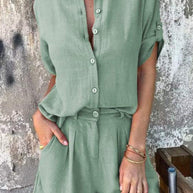 Damen lässiges Jumpsuit mit knopfverschlossenem Oberteil und praktischem Taillenzug