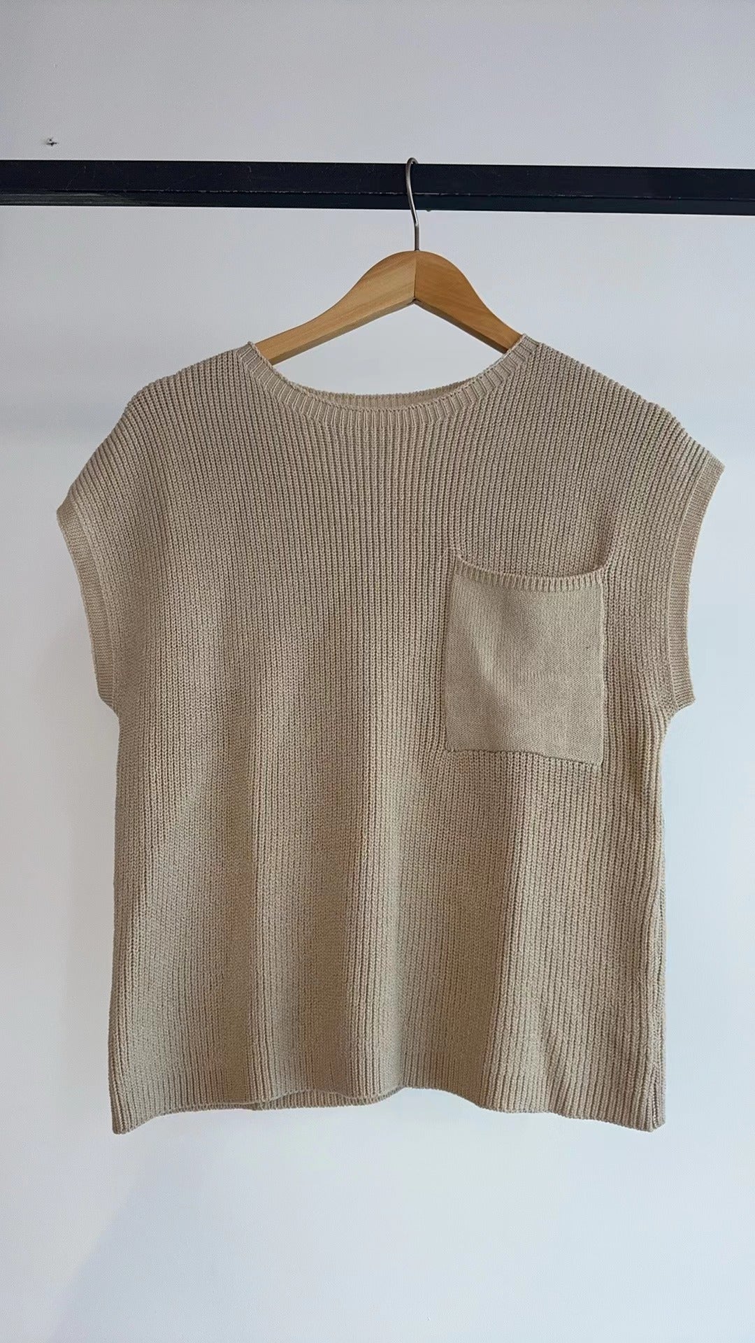 Damen lässiges Strickoberteil mit Brusttasche und luftiger Passform W&W Mode