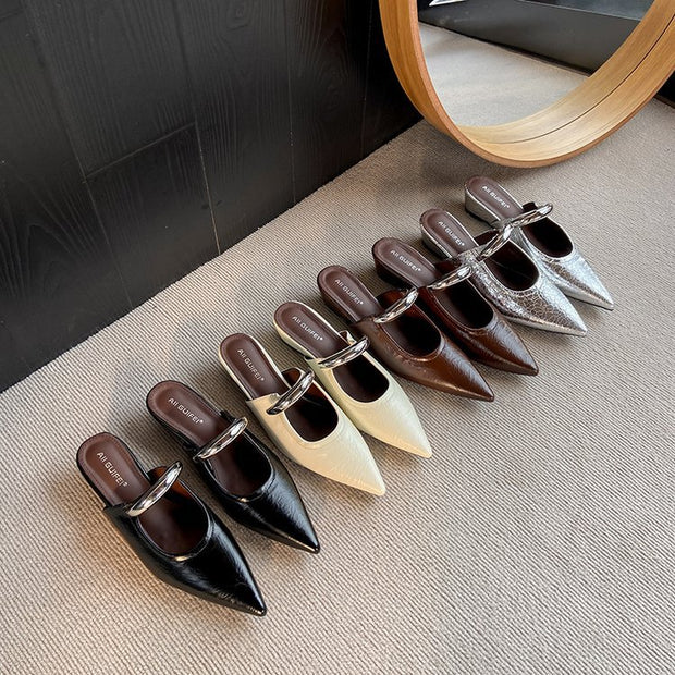 Damen elegante Slingback Mules mit spitzem Zehenbereich und dekorativem Ketten-Detail W&W