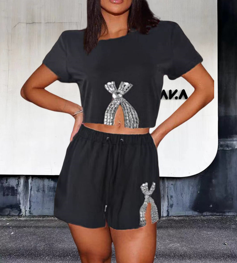 Damen Set aus gestreiftem Crop-Top und Shorts mit Glitzerdetails WW