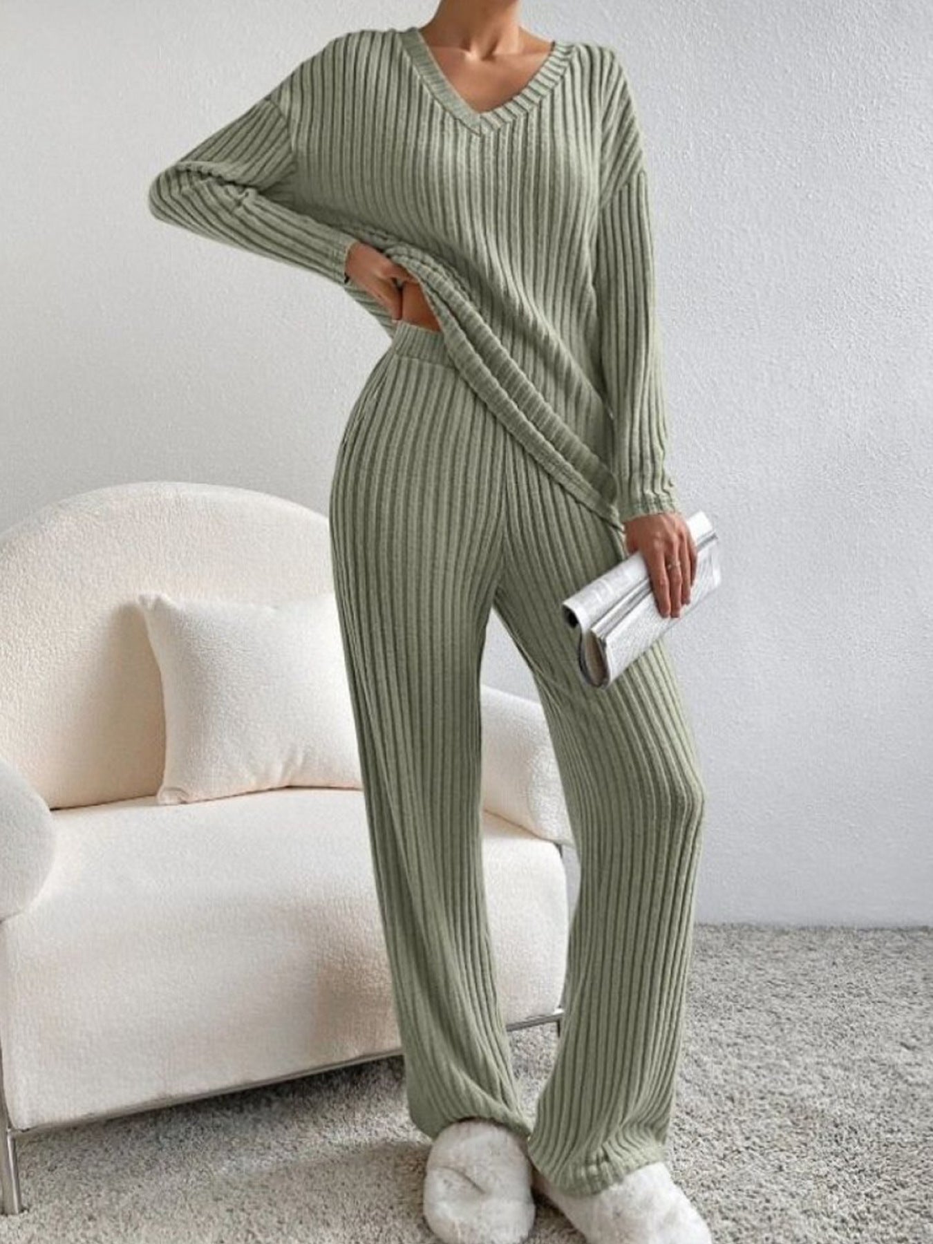 Damen Strick-Loungewear Set mit Rippenstruktur und V-Ausschnitt WW