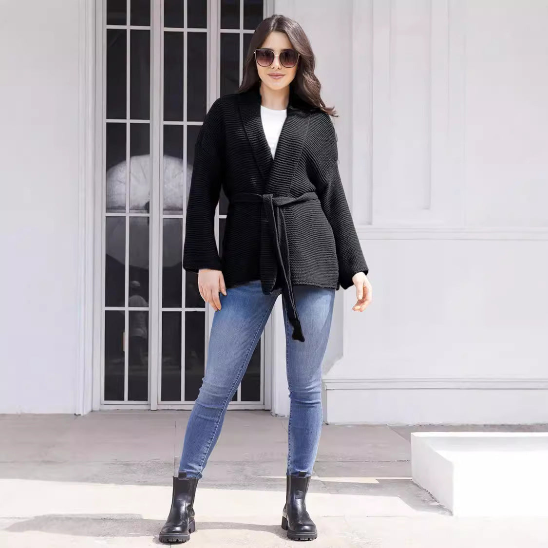 Damen Strickjacke mit Bindegürtel und lässigem Schnitt WW