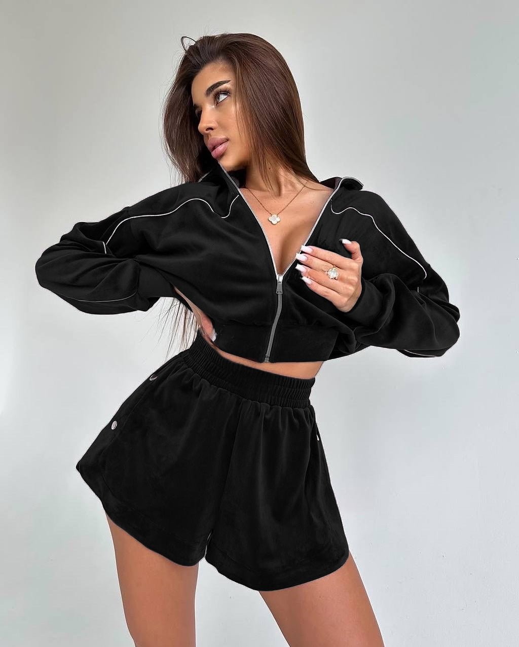 Damen sportliches Velours-Crop-Top und Shorts Set WW