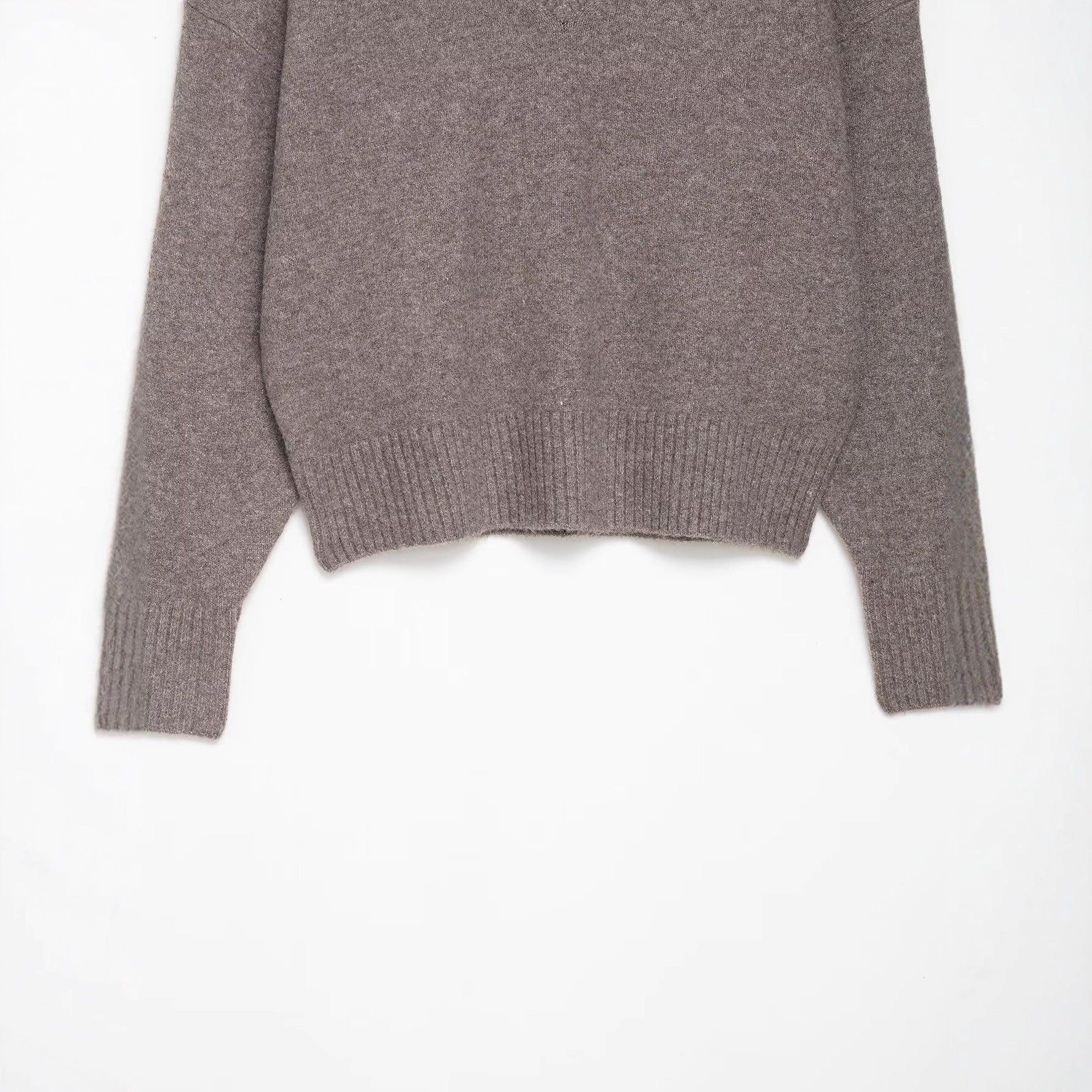 Damen Pullover mit V-Ausschnitt und feinem Strick WW
