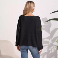 Damen eleganter Pullover mit bunten Häkelapplikationen an den Ärmeln WW