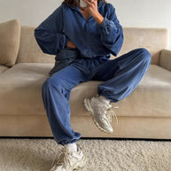 Damen sportlicher Fleece-Jogginganzug mit praktischen Taschen und hohem Kragen WW