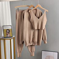 Damen stilvolles Strickset mit Knopfdetaillierung WW