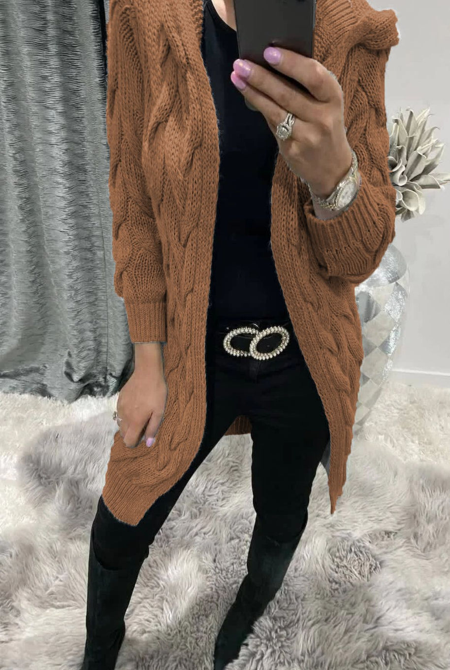 Damen Strickjacke mit tiefen Taschen und kunstvollem Zopfdesign WW