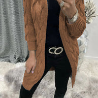 Damen Strickjacke mit tiefen Taschen und kunstvollem Zopfdesign WW