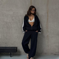 Damen sportliches Set mit attraktiven Kontraststreifen und weitem Schnitt WW