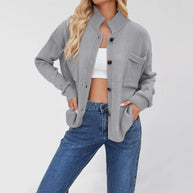 Damen Strickjacke mit Stehkragen und aufgesetzter Tasche WW