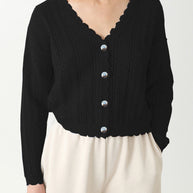 Damen Strickcardigan mit femininer Rüsche und Knopfdetails WW