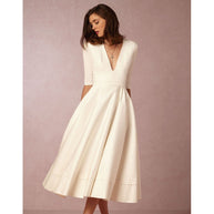 Damen Maxikleid mit tiefem V-Ausschnitt und schwingendem Rock WW