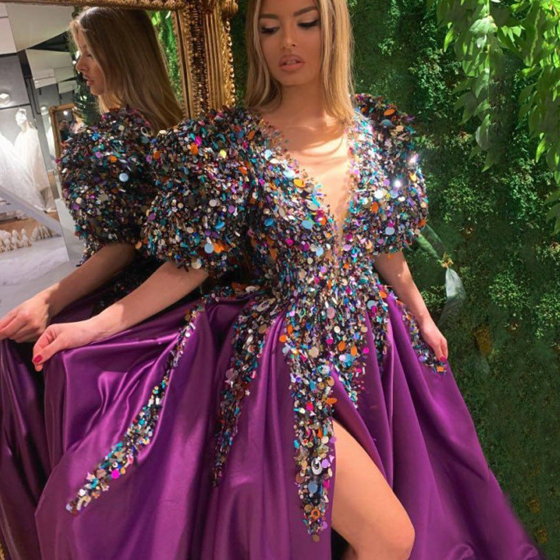 Damen Glamouröses Abendkleid mit voluminösen Puffärmeln und funkelndem Dekolleté WW