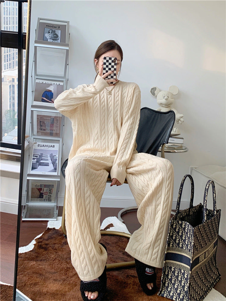 Damen Strickanzug mit Zopfmuster und weiten Beinen WW