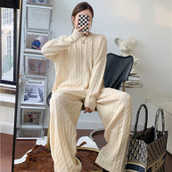 Damen Strickanzug mit Zopfmuster und weiten Beinen WW