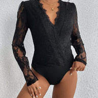 Damen Spitzenbody mit raffiniertem V-Ausschnitt und eleganten Rüschendetails WW