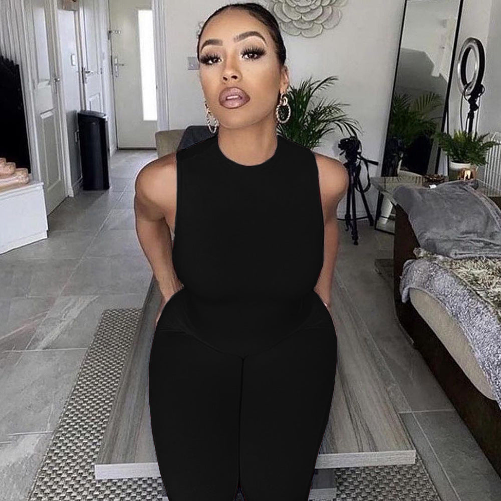 Damen All-in-One Jumpsuit mit tiefem Ausschnitt und figurbetontem Schnitt W&W Mode