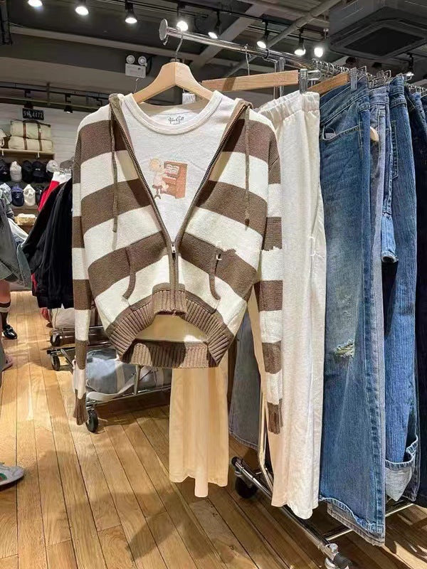 WW | Strickjacke mit Kapuze und Reißverschluss