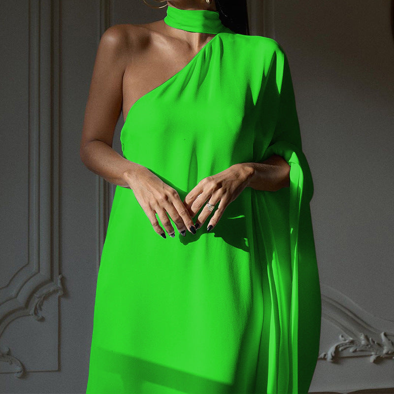 Damen elegantes One-Shoulder Abendkleid mit fließendem Stoff und schickem Kragen WW