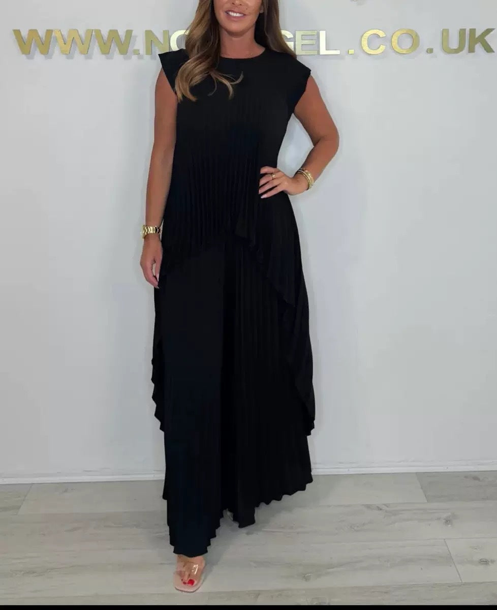 Damen Plissiertes Jumpsuit mit fließendem Schnitt und asymmetrischem Design WW