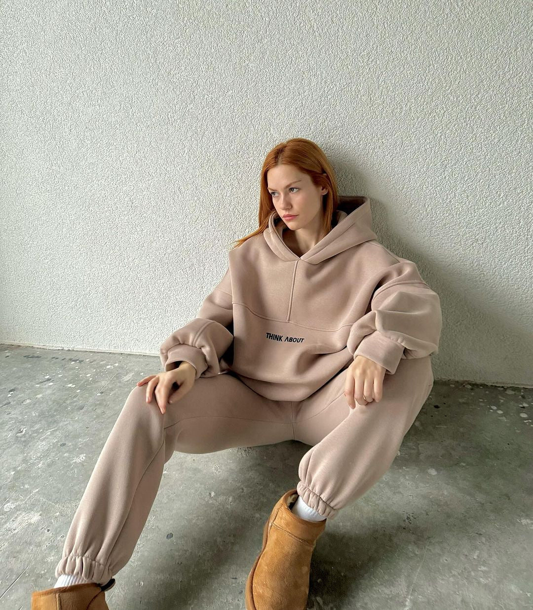 Damen bequemer Hoodie mit weitem Schnitt und praktischen Kängurutaschen WW