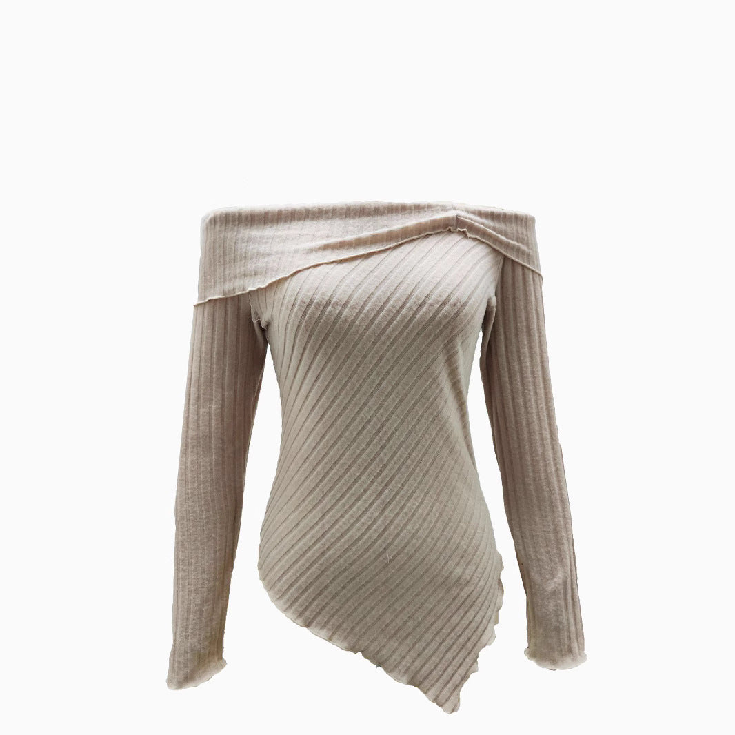 Damen  Schulterfreies Oberteil aus Rippstrick mit asymmetrischem Saum und dekorativen Details WW