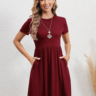 WW | Elastischer Bund Gestricktes Rundhalsausschnitt Kurzarmkleid