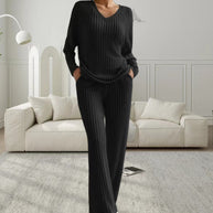 Damen Strickanzug mit modischem V-Ausschnitt und feinem Rippdesign WW