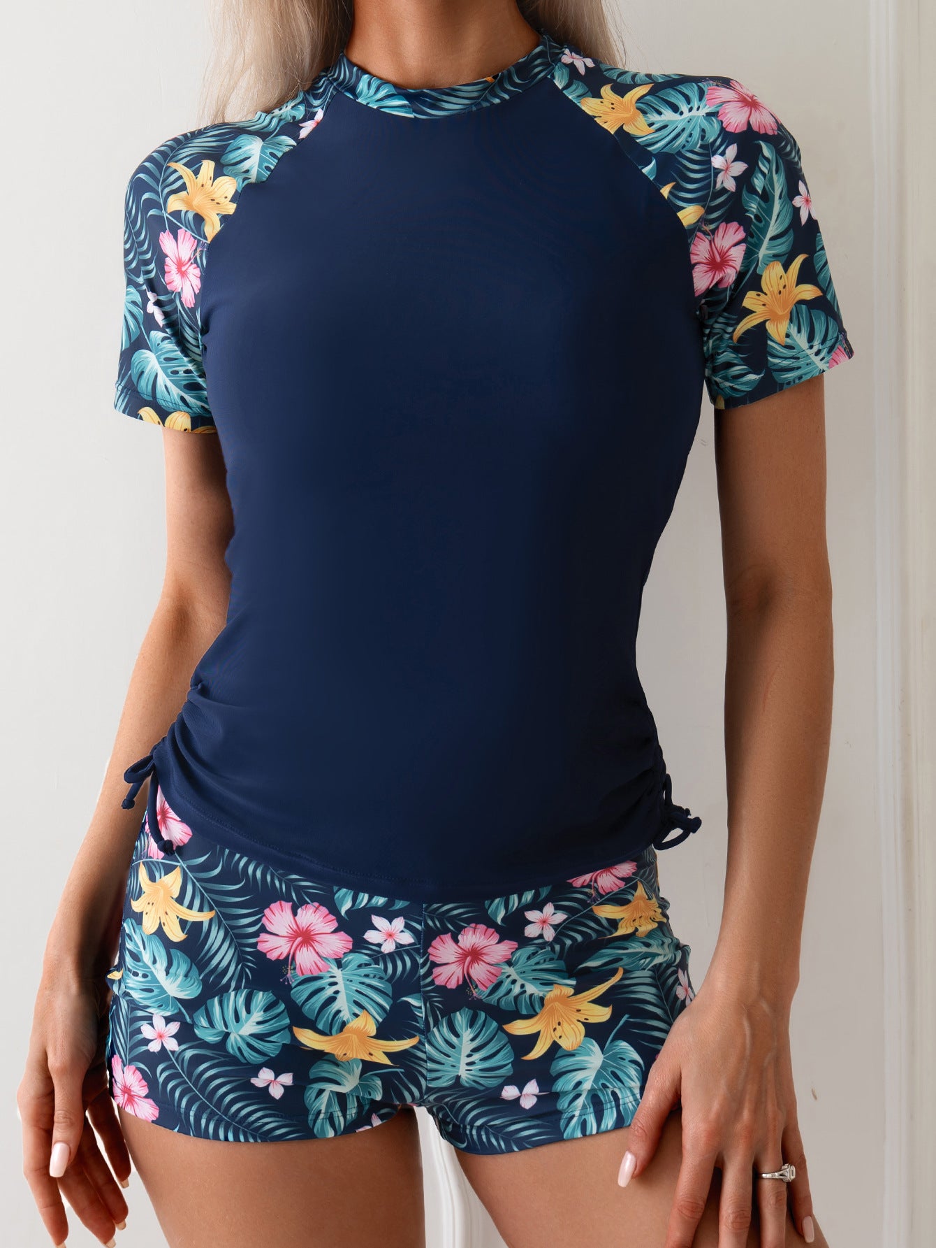 Damen Sportliches Bademoden-Set mit floralem Print und seitlichen Raffungen WW