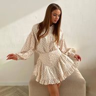 Damen Karottenkleid mit voluminösen Ärmeln und verspieltem Rüschensaum WW