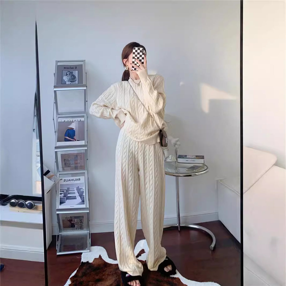 Damen Strickanzug mit Zopfmuster und weiten Beinen WW