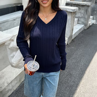 Damen Strickpullover mit V-Ausschnitt und feinem Zopfmuster WW