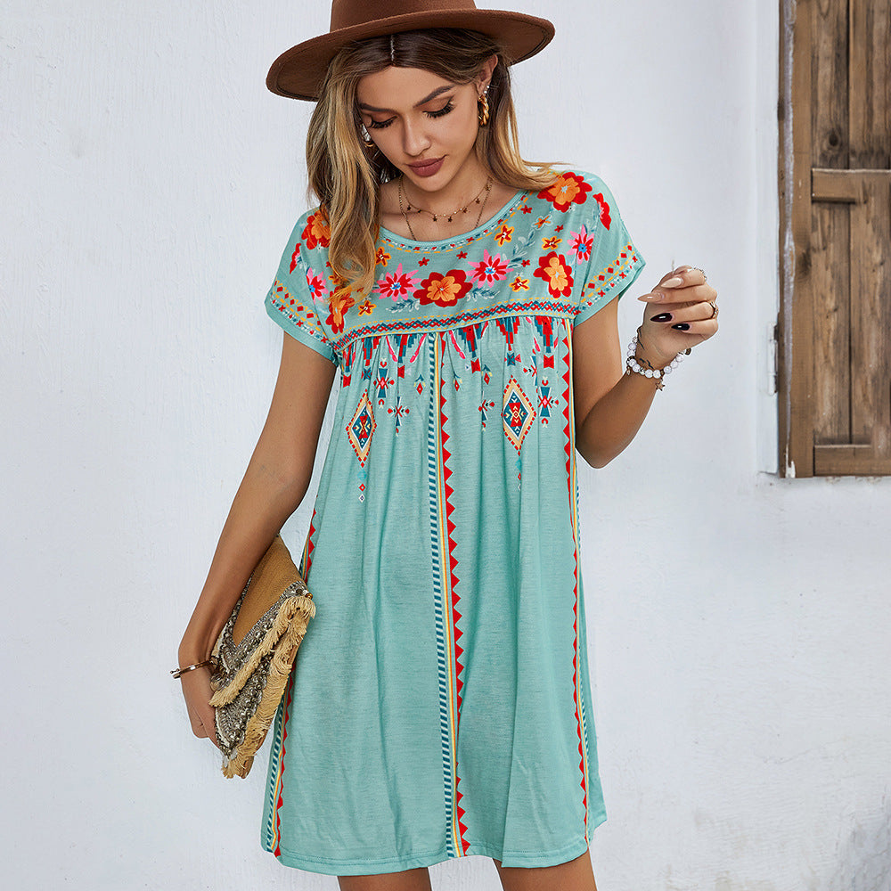 Damen kurzärmeliges Sommerkleid mit buntem Stickdesign und weiter A-Linie WW