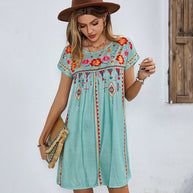 Damen kurzärmeliges Sommerkleid mit buntem Stickdesign und weiter A-Linie WW