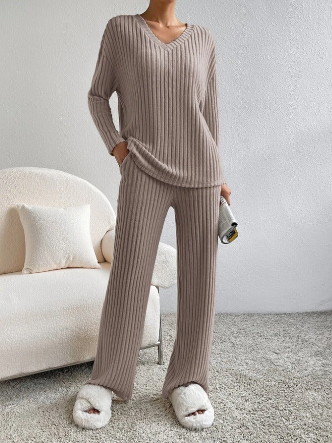 Damen bequemer Strickanzug aus hochwertigem Baumwollmix mit modernem Rippenmuster WW