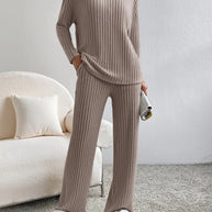 Damen bequemer Strickanzug aus hochwertigem Baumwollmix mit modernem Rippenmuster WW