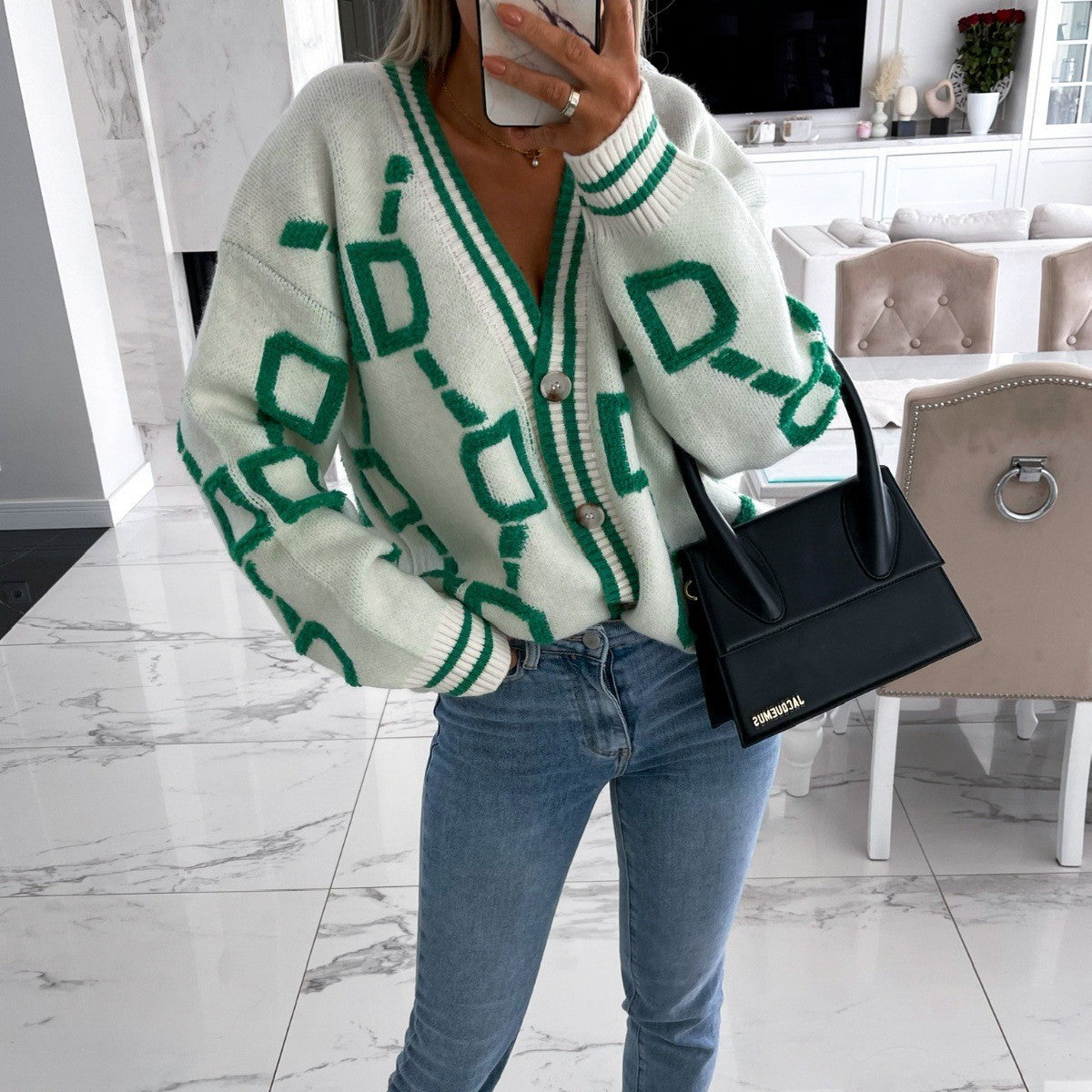 Damen Strickjacke mit grafischem Muster und eleganten Knöpfen WW