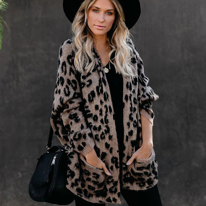 Damen lässiger Strickmantel im Leopardenmuster mit bequemem Schnitt und Taschen W&W Mode
